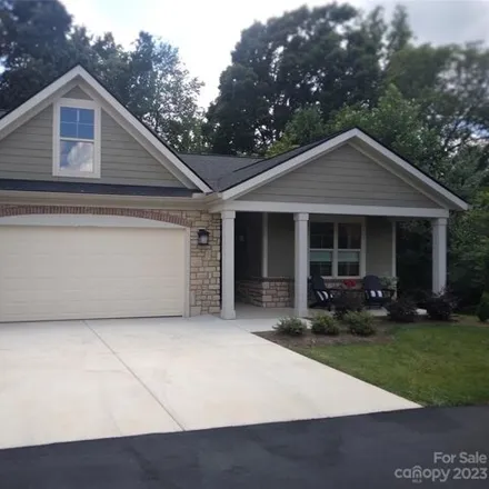 Buy this 2 bed house on 863 Wynnshire Drive in Hickory, NC 28601