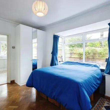 Image 5 - Chewton Edge Bed & Breakfast, Ringwood Road, Highcliffe-on-Sea, BH23 5RA, United Kingdom - House for sale
