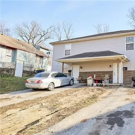 Buy this studio house on 5502 East 27th Street in Kansas City, MO 64127