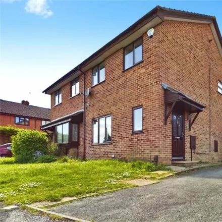 Buy this 3 bed duplex on Clements Mead in Reading, RG31 5UJ