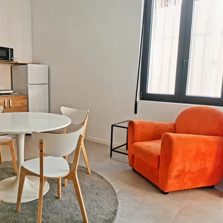 Rent this 5 bed apartment on Carrer del Cura Planelles in 2, 46011 Valencia