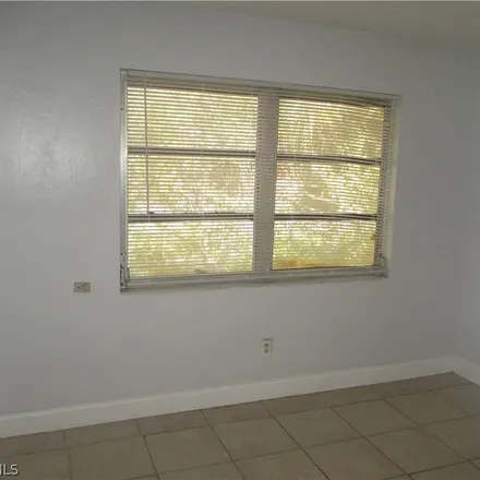 Image 9 - 2241 Euclid Avenue, Fort Myers, FL 33901, USA - Condo for rent