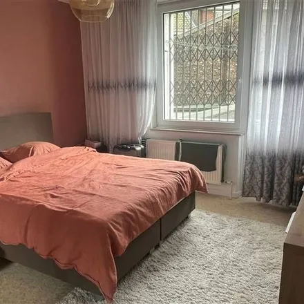 Rent this 1 bed apartment on Quai de Longdoz 46 in 4020 Grivegnée, Belgium