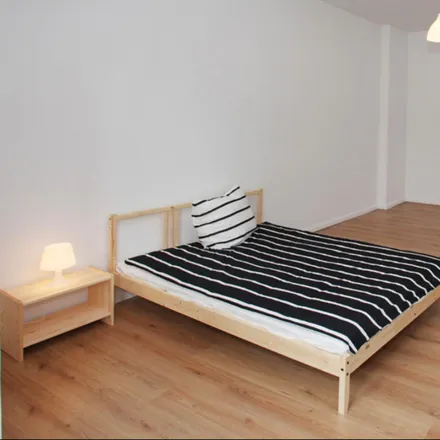 Rent this 4 bed room on Pizzeria Alte Forno in Warschauer Straße 62, 10243 Berlin