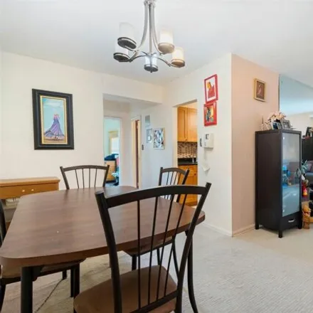 Image 7 - 32-25 90th Street, New York, NY 11369, USA - Apartment for sale