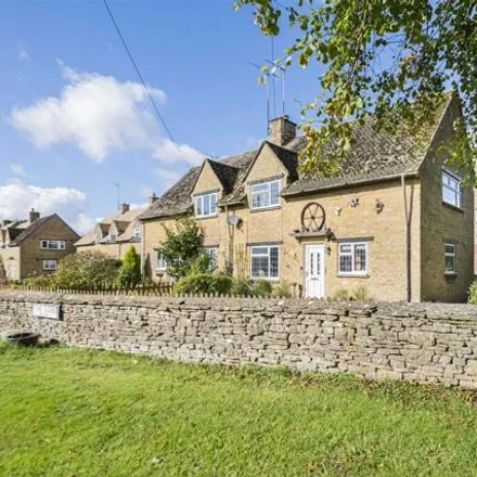 Buy this 3 bed duplex on Croughton Road in Aynho, OX17 3BA