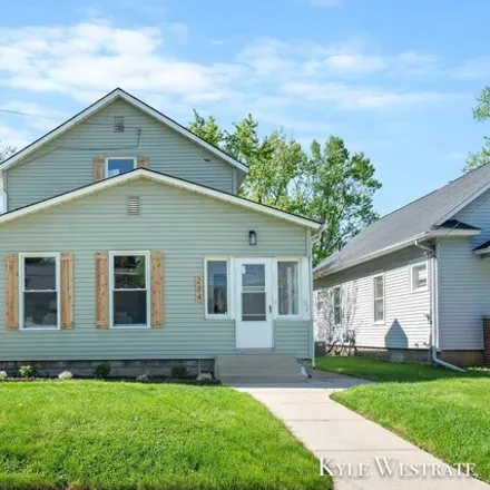 Buy this 2 bed house on 232 Knapp Street Northeast in Grand Rapids, MI 49505
