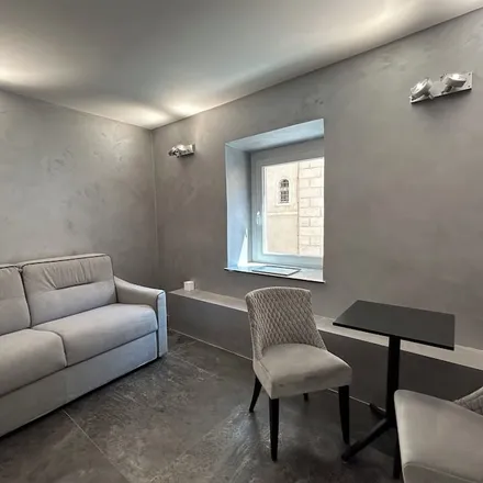 Rent this studio house on Piazza Campo de' Fiori