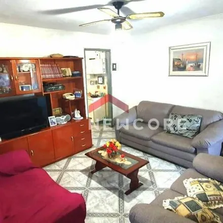 Buy this 2 bed house on Rua Faustino Siqueira Franco in Cocaia, Guarulhos - SP