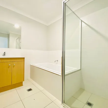 Rent this 4 bed apartment on Gordon Street in Tamworth NSW 2340, Australia