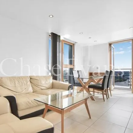 Rent this 2 bed room on Streamlight Tower in 9 Blackwall Way, London