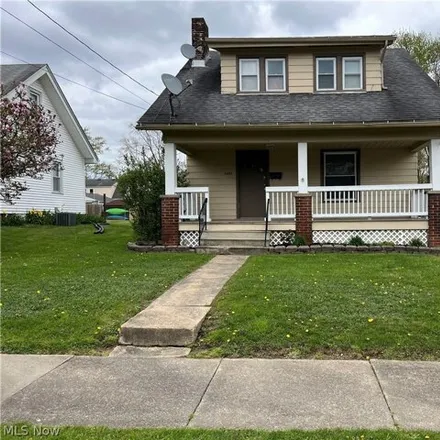 Buy this 3 bed house on 3465 Stratmore Avenue in Youngstown, OH 44511