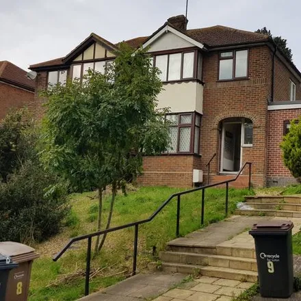 Rent this 6 bed duplex on Harveys in 11 Eaton Green Road, Luton