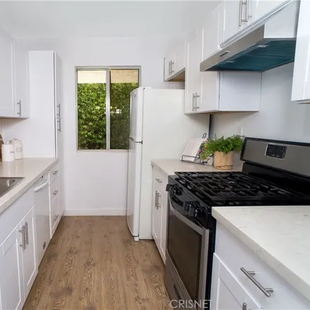 Image 3 - 20180 Leadwell Street, Los Angeles, CA 91306, USA - Condo for sale