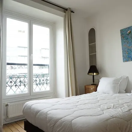 Rent this 2 bed apartment on Impasse des Carrières in 75016 Paris, France