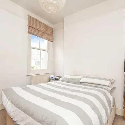 Image 4 - 125 Revelstoke Road, London, SW18 5NN, United Kingdom - Apartment for rent