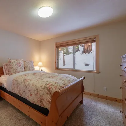 Image 9 - Tahoe Vista, CA, 96148 - House for rent