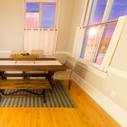 Rent this studio house on 194 Thames Street