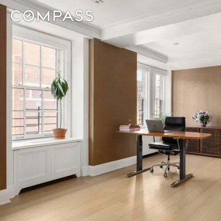 Image 4 - 141 East 88th Street, New York, NY 10128, USA - Condo for sale