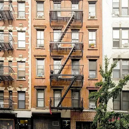 Image 2 - 148 Sullivan Street, New York, NY 10012, USA - Apartment for rent