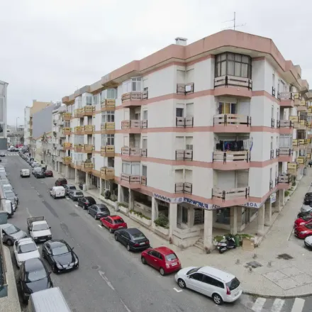 Image 3 - Pastelaria Bélgica, Rua Filipe da Mata 1, 1600-021 Lisbon, Portugal - Apartment for rent
