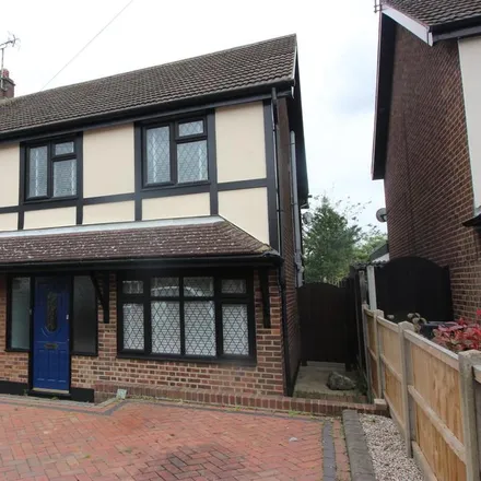 Rent this 5 bed house on Merryfields Avenue in Hockley, SS5 5AL