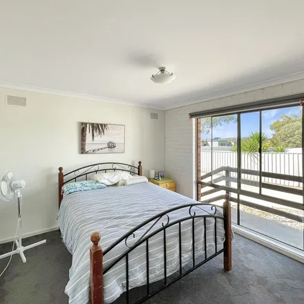 Image 4 - Dooley Street, North Bendigo VIC 3550, Australia - Apartment for rent