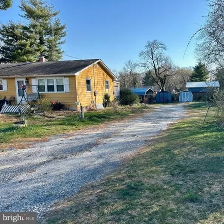 Image 3 - 20 Pineview Terrace, Hopewell Township, NJ 08302, USA - House for sale