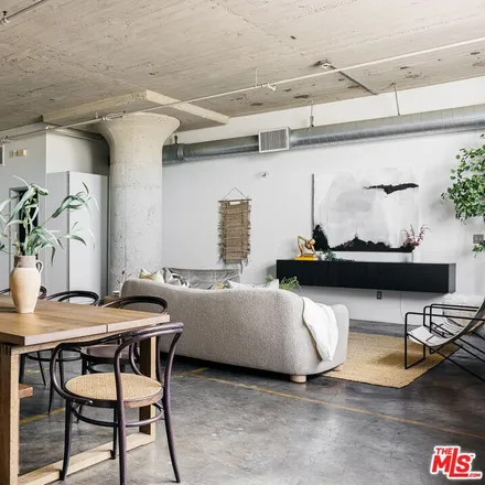 Image 2 - Toy Factory Lofts, 1855 Industrial Street, Los Angeles, CA 90021, USA - Loft for sale