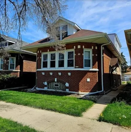 Buy this 5 bed house on 9329 South Racine Avenue in Chicago, IL 60620