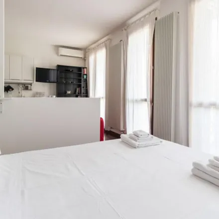 Image 5 - Piazza Francesco Carrara, 9, 20136 Milan MI, Italy - Apartment for rent