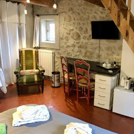 Rent this 6 bed house on Cite Ciel de Provence in 13300 Salon-de-Provence, France