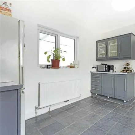 Image 4 - 63 Worcester Road, Higham Hill, London, E17 5QH, United Kingdom - House for sale