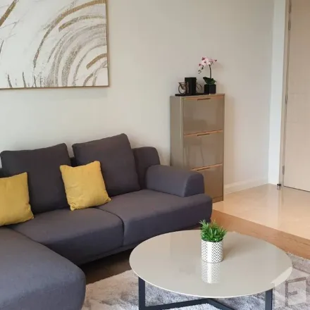Rent this 1 bed apartment on Soi Charoen Nakhon 2 in Khlong San District, 10600