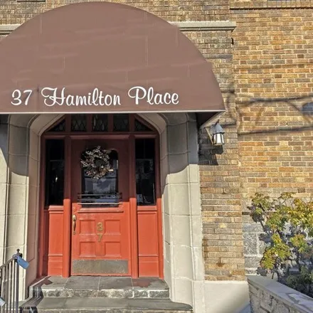 Buy this studio apartment on 37 Hamilton Place in Village of Tarrytown, NY 10591