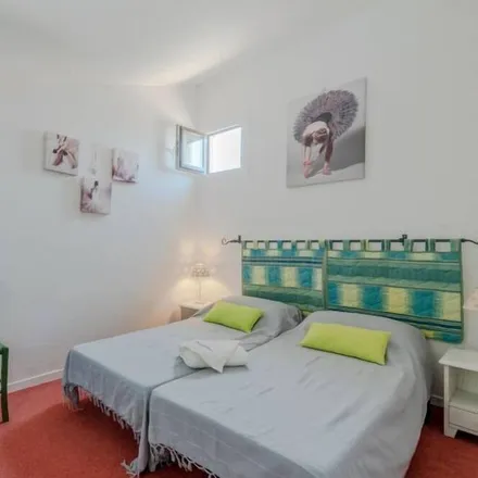 Image 5 - 66750 Saint-Cyprien, France - Apartment for rent