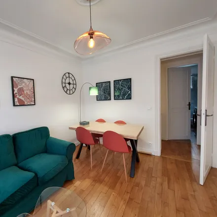 Image 2 - 43 Rue Simart, 75018 Paris, France - Apartment for rent