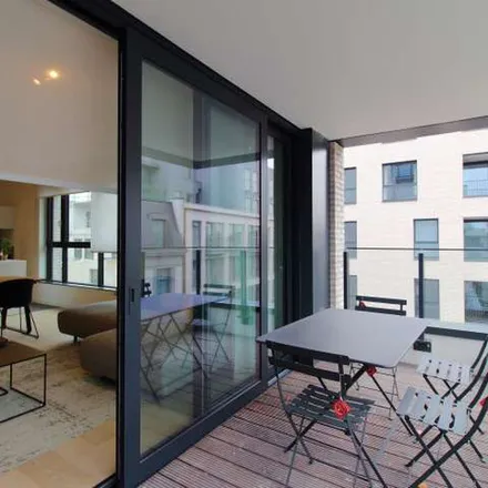 Rent this 3 bed apartment on Rue du Prince Royal - Koninklijke-Prinsstraat 17 in 1050 Ixelles - Elsene, Belgium