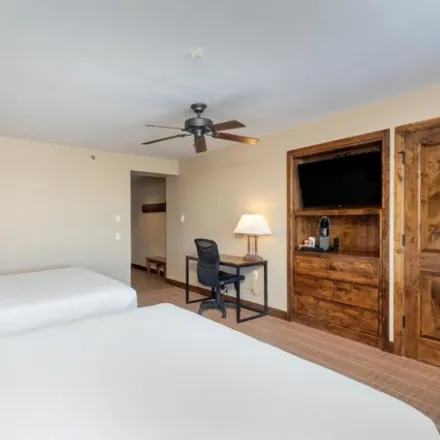 Image 3 - Peaks Resort & Spa, Country Club Drive, Mountain Village, San Miguel County, CO 81435, USA - Condo for sale