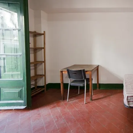 Rent this 5 bed room on Carrer d'Avinyó in 4, 08002 Barcelona