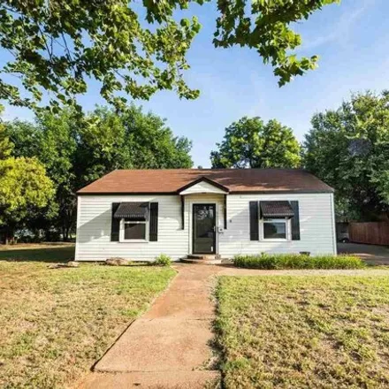 Rent this 2 bed house on 607 E Cash St in Iowa Park, Texas