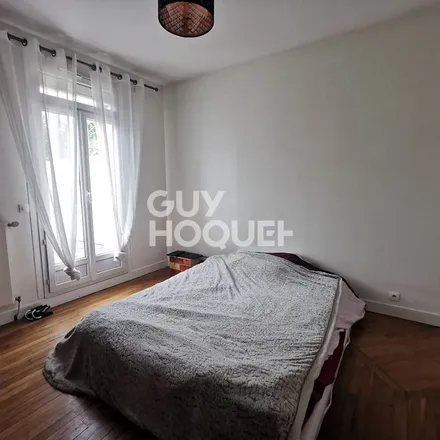 Rent this 6 bed apartment on 14 Impasse de l'Eglise in 94120 Fontenay-sous-Bois, France
