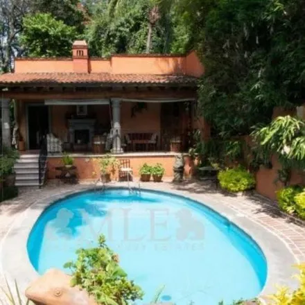 Buy this 6 bed house on Calle 16 de Septiembre in Quintana Roo, 62070 San Miguel Acapantzingo