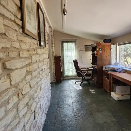 Image 4 - 22001 Moffat Drive, Briarcliff, Travis County, TX 78669, USA - House for sale