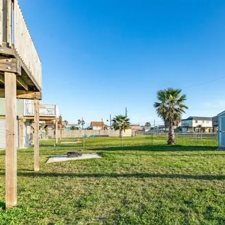 Image 4 - 465 Seabean Street, Surfside Beach, Brazoria County, TX 77541, USA - House for sale