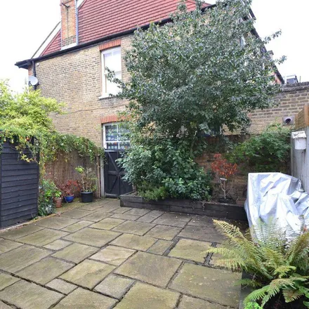 Image 3 - 8 Vernon Road, London, SW14 8NH, United Kingdom - Townhouse for rent