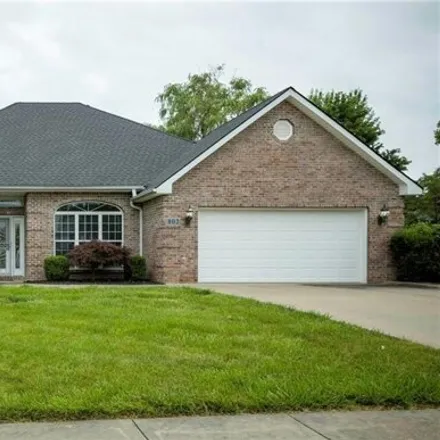 Buy this 3 bed house on 802 Chaucer Ln in Warrensburg, Missouri