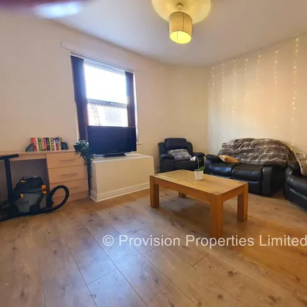 Rent this 4 bed townhouse on Harold Mount in Leeds, LS6 1PW