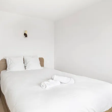Rent this 1 bed room on 42 rue de Cambronne in 75015, Paris