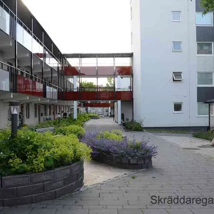 Rent this 2 bed apartment on Grenadjärgatan in 582 39 Linköping, Sweden